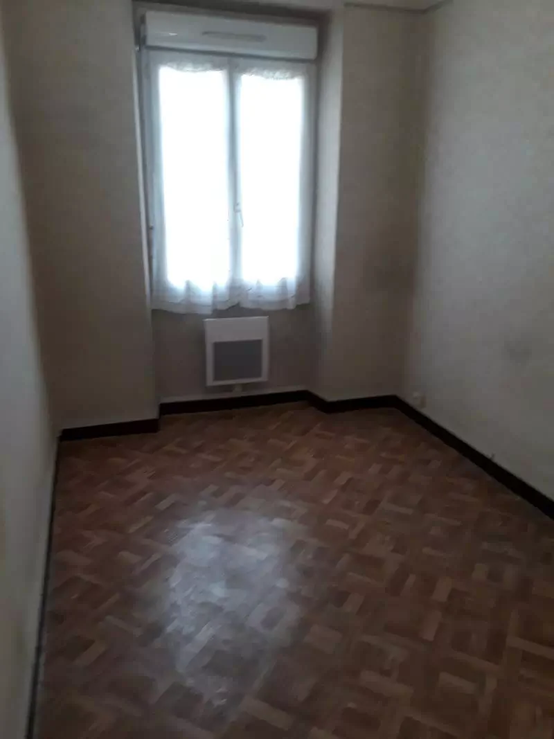 Débarras Marseille 13003 - chambre d'un appartement au 3eme etage apres débarras