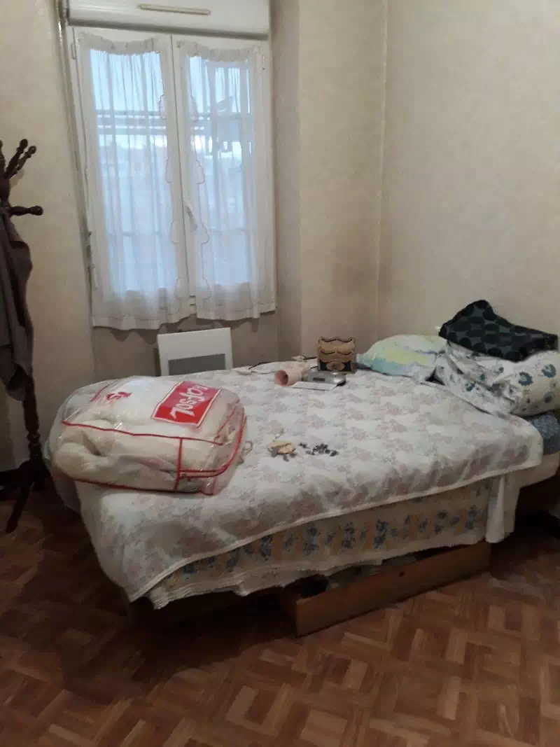 Débarras Marseille 13003 - chambre d'un appartement au 3eme etage avant débarras