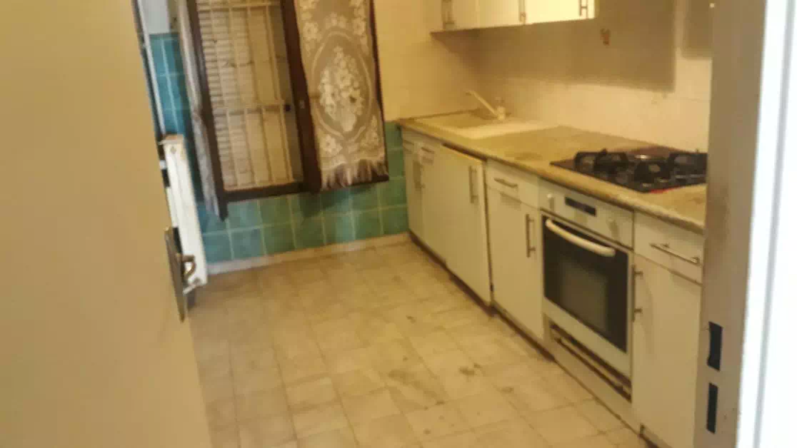 Debarrasser-un-logement-HLM-que-faut-il-enlever