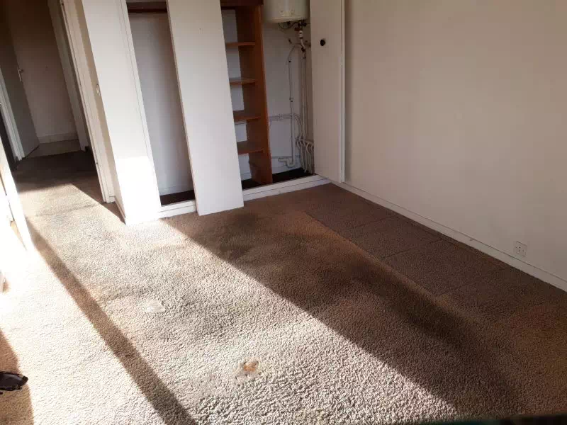 Un logement HLM vidé partie chambre