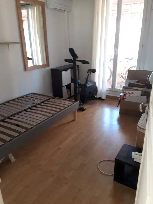 Chambre avant débarras dans un appartement à Aix-en-Provence 13090