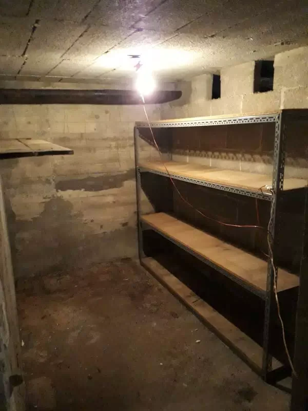 Cave vidée après débarras rue Breteuil à Marseille 13006