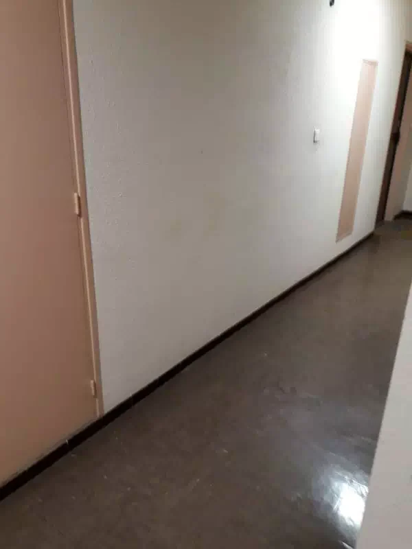 après débarras d'un vaisselier démonté dans un appartement à Aubagne